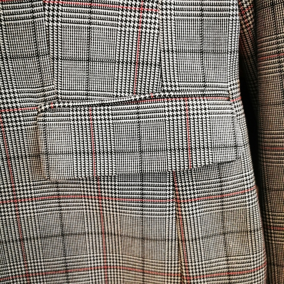 blazer - Picture 3 of 4
